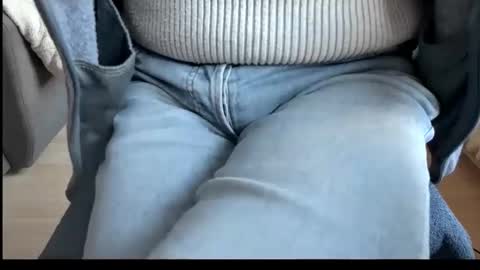 Snapshot of tomtotal chatting on 03-27-26, 02:06 Tom online show from 03-27-26, 02:06