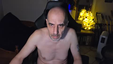 Snapshot of toninspektor chatting on 12-14-25, 09:41 toninspektor online show from 12-14-25, 09:41