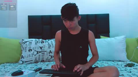 Snapshot of tonny_twink_ chatting on 01-31-25, 04:58 Tonny online show from 01-31-25, 04:58