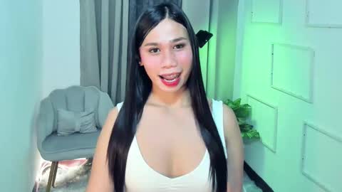 Snapshot of tony_drivesyoucrazy chatting on 02-16-25, 04:31 tony_drivesyoucrazy online show from 02-16-25, 04:31