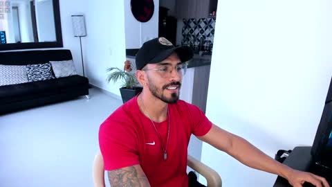 Snapshot of tony_muscle1 chatting on 01-07-25, 10:08 tony muscle1 online show from 01-07-25, 10:08