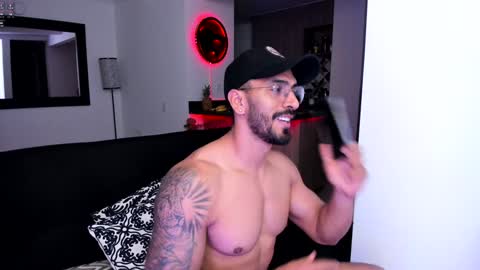 Snapshot of tony_muscle1 chatting on 01-21-25, 11:55 tony muscle1 online show from 01-21-25, 11:55