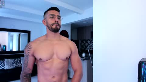 Snapshot of tony_muscle1 chatting on 01-23-25, 09:50 tony muscle1 online show from 01-23-25, 09:50