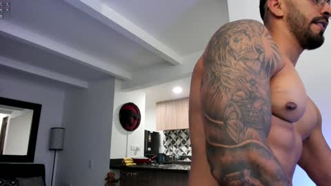 Snapshot of tony_muscle1 chatting on 02-03-25, 11:58 tony muscle1 online show from 02-03-25, 11:58