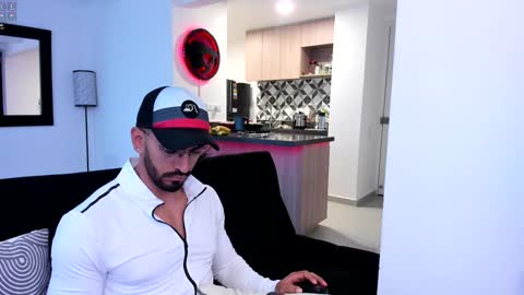 Snapshot of tony_muscle1 chatting on 02-08-25, 11:44 tony muscle1 online show from 02-08-25, 11:44