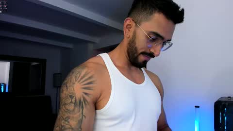 Snapshot of tony_muscle1 chatting on 02-13-25, 03:39 tony muscle1 online show from 02-13-25, 03:39