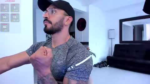 Snapshot of tony_muscle1 chatting on 02-17-25, 09:19 tony muscle1 online show from 02-17-25, 09:19