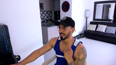 Snapshot of tony_muscle1 chatting on 03-02-25, 05:14 tony muscle1 online show from 03-02-25, 05:14