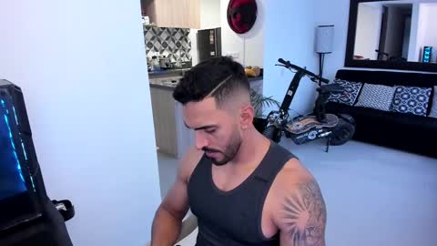 Snapshot of tony_muscle1 chatting on 03-05-25, 10:54 tony muscle1 online show from 03-05-25, 10:54