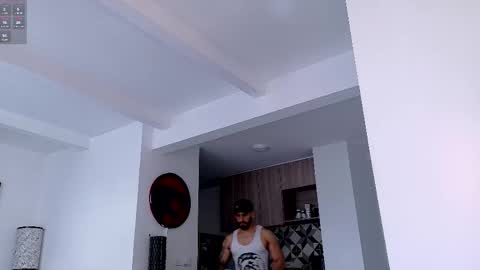 Snapshot of tony_muscle1 chatting on 11-30-25, 09:30 tony muscle1 online show from 11-30-25, 09:30