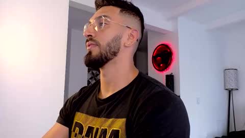 Snapshot of tony_muscle1 chatting on 01-09-26, 09:38 tony muscle1 online show from 01-09-26, 09:38