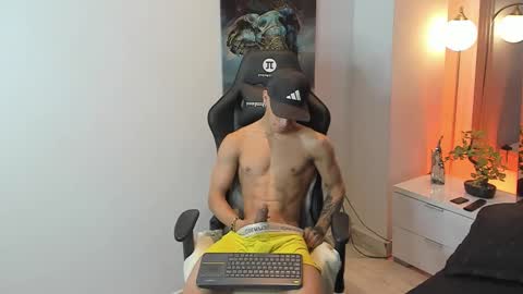 Snapshot of tony_petrov chatting on 10-07-25, 10:56 tony_petrov online show from 10-07-25, 10:56