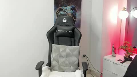 Snapshot of tony_petrov chatting on 10-22-25, 03:07 tony_petrov online show from 10-22-25, 03:07