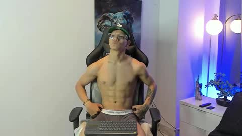 Snapshot of tony_petrov chatting on 10-24-25, 04:53 tony_petrov online show from 10-24-25, 04:53