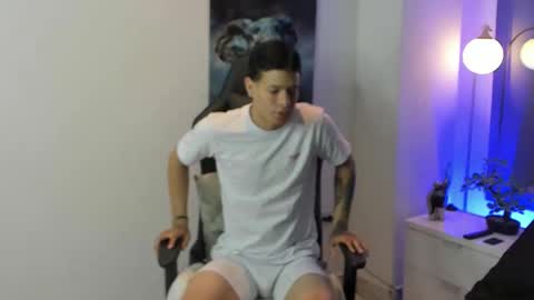 Snapshot of tony_petrov chatting on 11-11-25, 12:49 tony_petrov online show from 11-11-25, 12:49