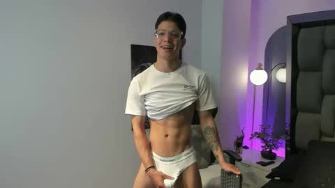 Snapshot of tony_petrov chatting on 11-12-25, 01:33 tony_petrov online show from 11-12-25, 01:33