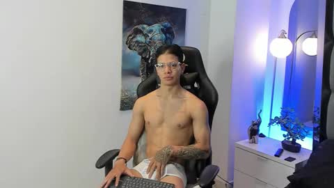 Snapshot of tony_petrov chatting on 11-16-25, 01:28 tony_petrov online show from 11-16-25, 01:28