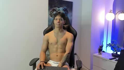 Snapshot of tony_petrov chatting on 11-21-25, 12:15 tony_petrov online show from 11-21-25, 12:15