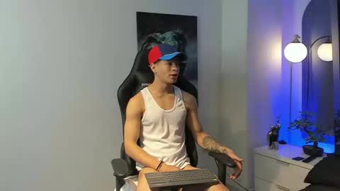 Snapshot of tony_petrov chatting on 11-24-25, 11:43 tony_petrov online show from 11-24-25, 11:43