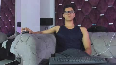 Snapshot of tonybenedetti chatting on 06-08-26, 01:28 Tony Benedetti online show from 06-08-26, 01:28
