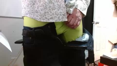 tonytonytony3001 online show from 01-04-25, 06:09