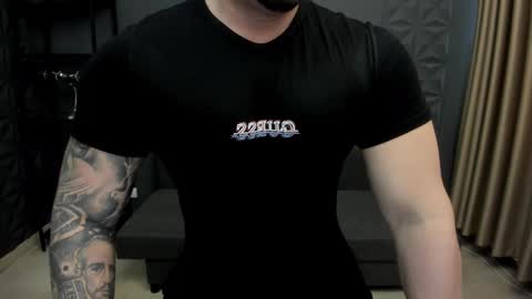 Snapshot of tonywilcoxx chatting on 01-22-25, 09:35 TonyWilcox online show from 01-22-25, 09:35