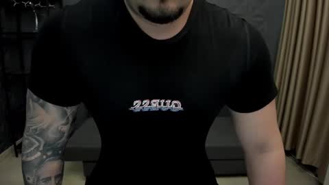 Snapshot of tonywilcoxx chatting on 02-03-25, 02:13 TonyWilcox online show from 02-03-25, 02:13