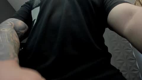 Snapshot of tonywilcoxx chatting on 02-09-25, 09:05 TonyWilcox online show from 02-09-25, 09:05