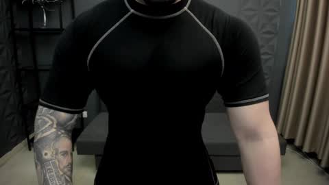 Snapshot of tonywilcoxx chatting on 02-14-25, 06:02 TonyWilcox online show from 02-14-25, 06:02