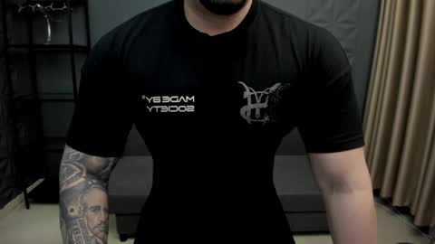 Snapshot of tonywilcoxx chatting on 02-15-25, 06:02 TonyWilcox online show from 02-15-25, 06:02