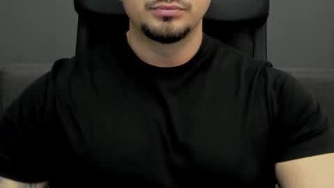 Snapshot of tonywilcoxx chatting on 02-20-25, 08:50 TonyWilcox online show from 02-20-25, 08:50