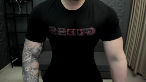 Snapshot of tonywilcoxx chatting on 02-28-25, 05:04 TonyWilcox online show from 02-28-25, 05:04