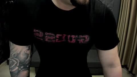 Snapshot of tonywilcoxx chatting on 03-02-25, 05:01 TonyWilcox online show from 03-02-25, 05:01