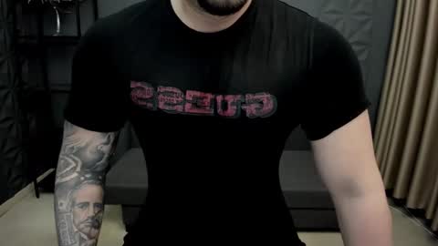 Snapshot of tonywilcoxx chatting on 03-06-25, 05:14 TonyWilcox online show from 03-06-25, 05:14