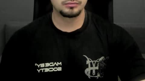 Snapshot of tonywilcoxx chatting on 03-08-25, 05:07 TonyWilcox online show from 03-08-25, 05:07