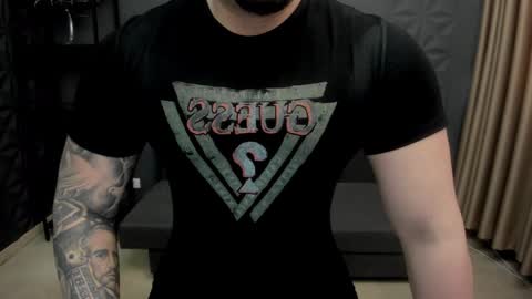 Snapshot of tonywilcoxx chatting on 03-08-25, 08:44 TonyWilcox online show from 03-08-25, 08:44