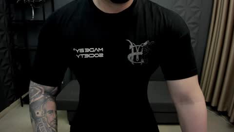 Snapshot of tonywilcoxx chatting on 03-09-25, 05:11 TonyWilcox online show from 03-09-25, 05:11