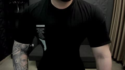 Snapshot of tonywilcoxx chatting on 03-11-25, 05:05 TonyWilcox online show from 03-11-25, 05:05