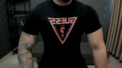 Snapshot of tonywilcoxx chatting on 09-24-25, 06:39 TonyWilcox online show from 09-24-25, 06:39