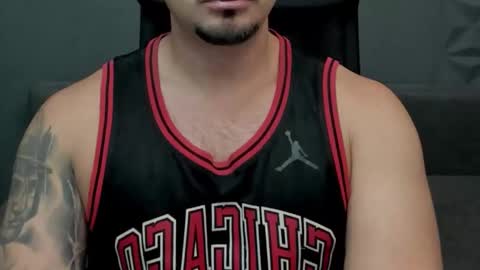 Snapshot of tonywilcoxx chatting on 09-25-25, 05:11 TonyWilcox online show from 09-25-25, 05:11