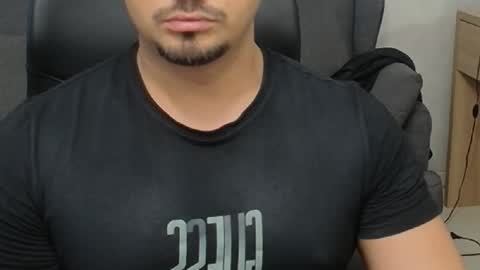 Snapshot of tonywilcoxx chatting on 09-27-25, 06:07 TonyWilcox online show from 09-27-25, 06:07