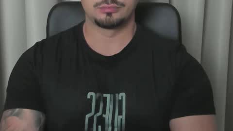 Snapshot of tonywilcoxx chatting on 09-28-25, 05:35 TonyWilcox online show from 09-28-25, 05:35