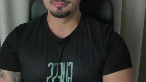 Snapshot of tonywilcoxx chatting on 10-01-25, 05:46 TonyWilcox online show from 10-01-25, 05:46