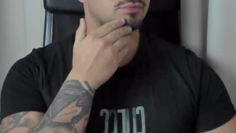 Snapshot of tonywilcoxx chatting on 10-03-25, 06:43 TonyWilcox online show from 10-03-25, 06:43