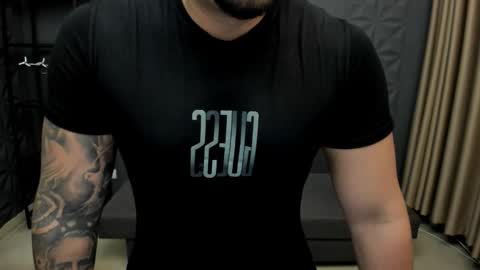 Snapshot of tonywilcoxx chatting on 10-07-25, 04:53 TonyWilcox online show from 10-07-25, 04:53