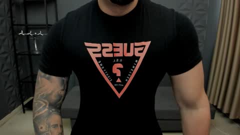 Snapshot of tonywilcoxx chatting on 10-10-25, 05:28 TonyWilcox online show from 10-10-25, 05:28