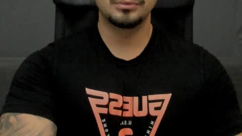 Snapshot of tonywilcoxx chatting on 10-12-25, 05:06 TonyWilcox online show from 10-12-25, 05:06