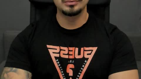 Snapshot of tonywilcoxx chatting on 10-15-25, 05:40 TonyWilcox online show from 10-15-25, 05:40