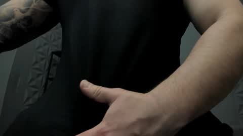 Snapshot of tonywilcoxx chatting on 10-17-25, 06:38 TonyWilcox online show from 10-17-25, 06:38