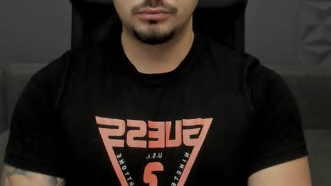 Snapshot of tonywilcoxx chatting on 11-07-25, 06:24 TonyWilcox online show from 11-07-25, 06:24